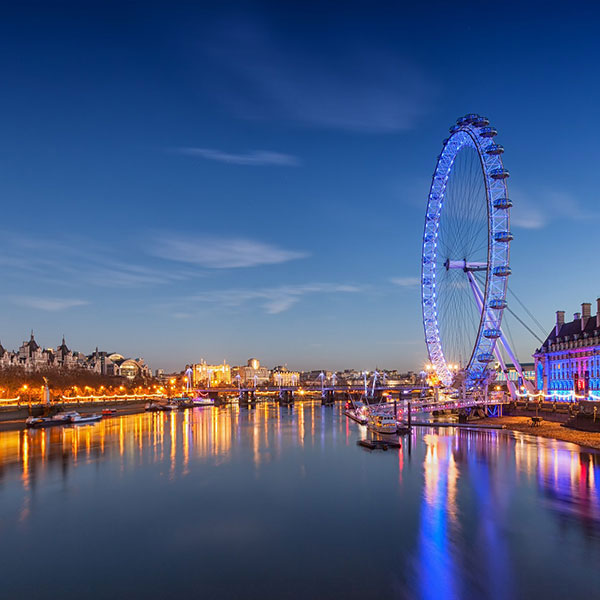 Closing time: coverage for a real estate portfolio in the city of London View of the London Eye and the Thames in the evening | Cover for a property project in the City of London with NW Assekuranz